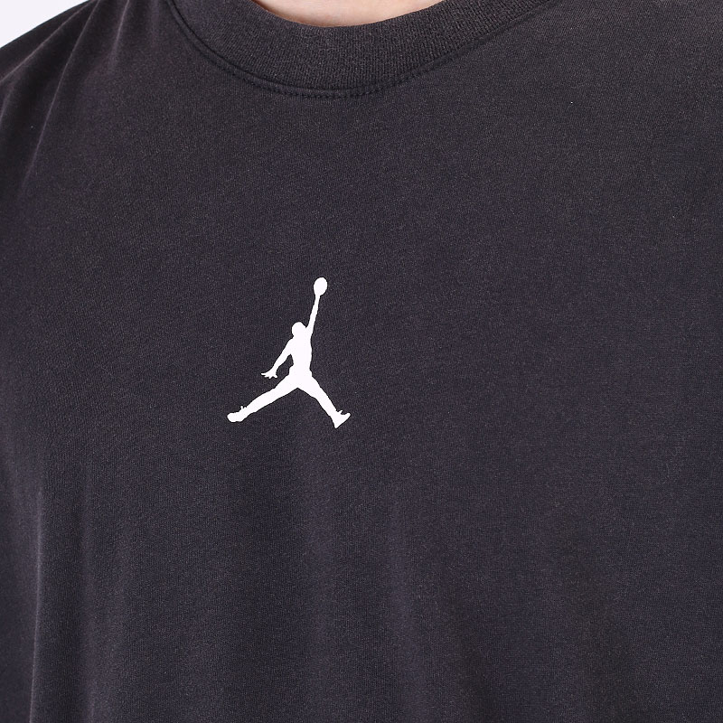 Мужская футболка Jordan Dri-FIT Air Short-Sleeve Graphic Top (DA2694-010)  - цена, описание, фото 2
